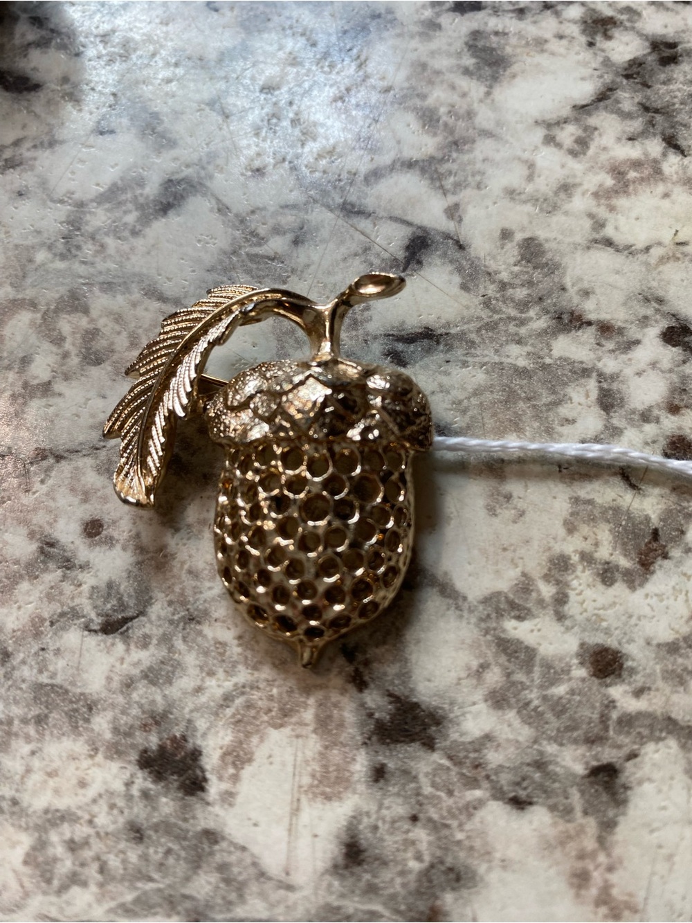Vintage Sarah Coventry Acorn Gold Tone Brooch